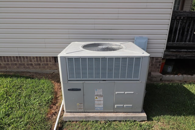 120 Mai Ridge Ln, Lafayette, TN 37083 - exterior view of a cooling unit and mail area