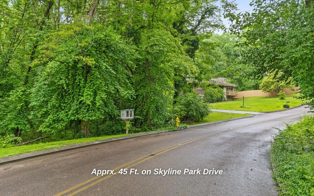 837 Skyline Park Dr, Signal Mountain, TN 37377