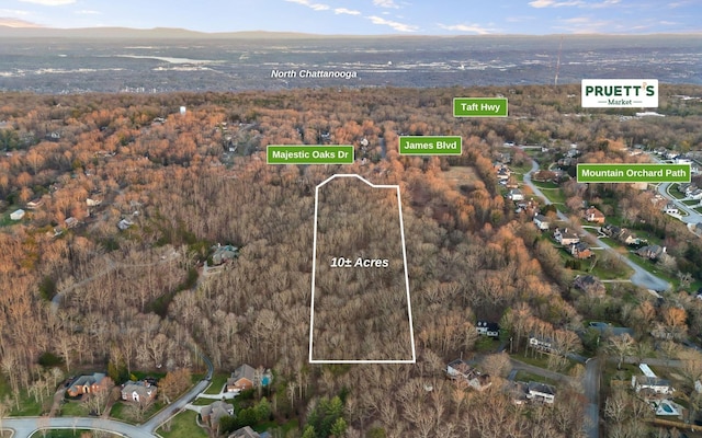 10 Majestic Oaks Dr, Signal Mountain, TN 37377