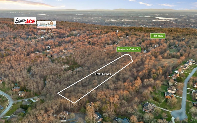 10 Majestic Oaks Dr, Signal Mountain, TN 37377