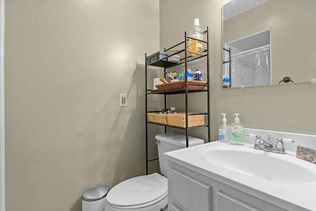 101 Cedar Hill Dr, Waverly, TN 37185 - bathroom with vanity and a shower with shower curtain