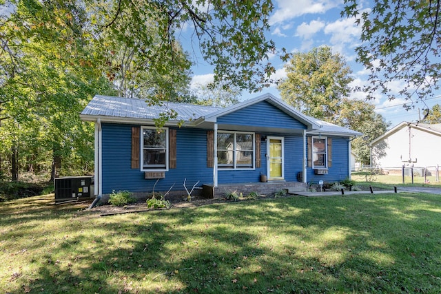 614 Joshua Dr, Clarksville, TN 37042 - view of front facade with a metal roof