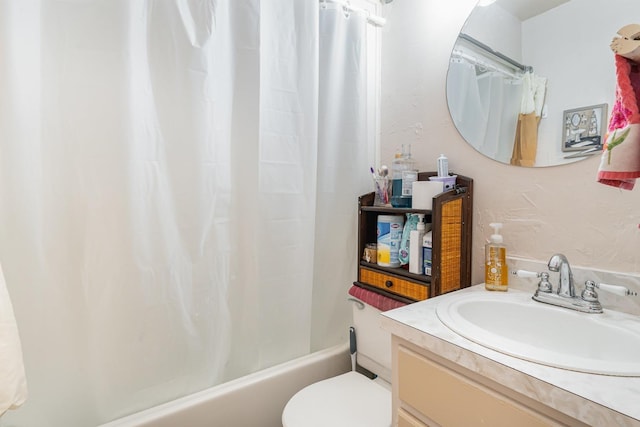 1205 Bloom Landing Rd, Charlotte, TN 37036 - full bath featuring vanity and shower / bath combo with shower curtain