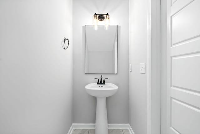 1204 Boulder Pass Rd, Clarksville, TN 37040 - bathroom featuring baseboards
