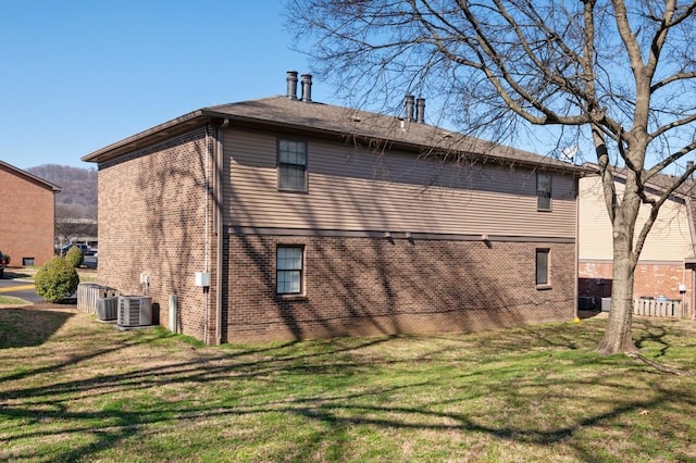 5813 Brentwood Trce, Brentwood, TN 37027 - rear view of house with brick siding and a yard