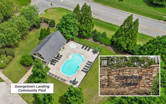 8366 Gracie Mac Ln, Ooltewah, TN 37363 - view of property location with a pool and property parcel outlined