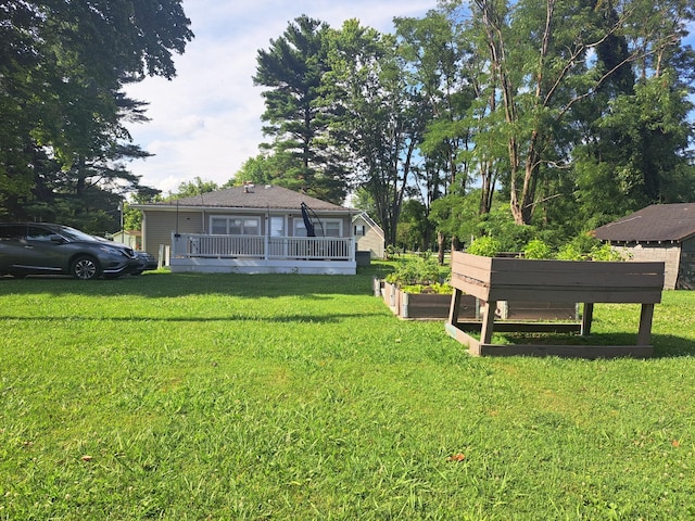 808 Days Rd, Lafayette, TN 37083 - view of grassy yard with a garden