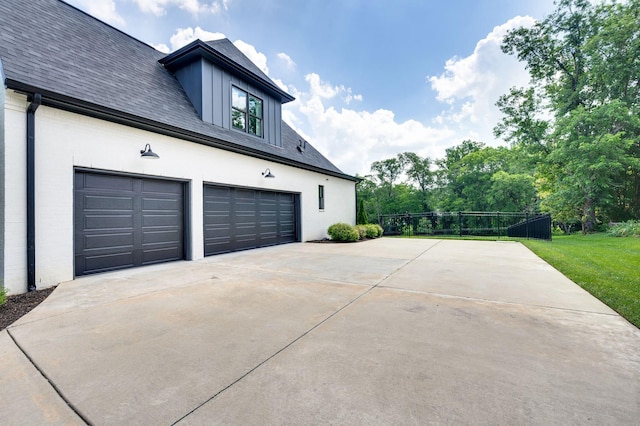 1526 Lipscomb Dr, Brentwood, TN 37027 - view of side of home featuring driveway and a garage