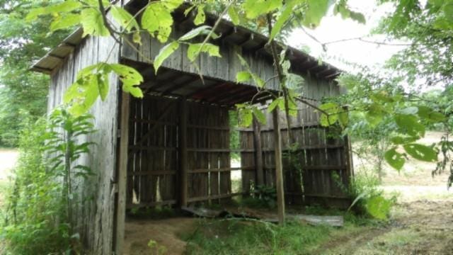 105 Log Home Ln, Moss, TN 38575 - view of outdoor structure