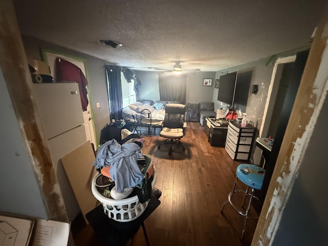 2317 Howell St, Cleveland, TN 37323 - dining space with wood finished floors, a textured ceiling, and ceiling fan
