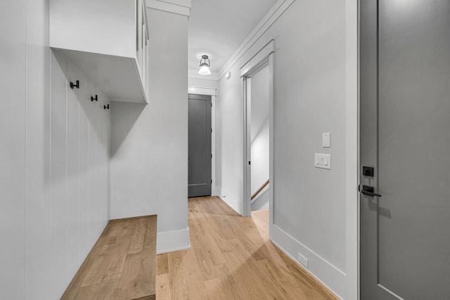 343 Circuit Rd, Franklin, TN 37064 - hall featuring light wood finished floors and ornamental molding