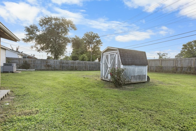 222 Jackson St, Lawrenceburg, TN 38464 - fenced backyard with a storage unit