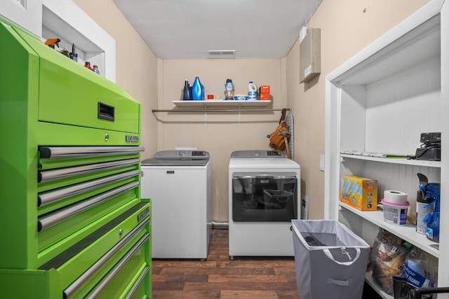314 W 2nd St, Jasper, TN 37347 - washroom featuring independent washer and dryer and dark wood-type flooring