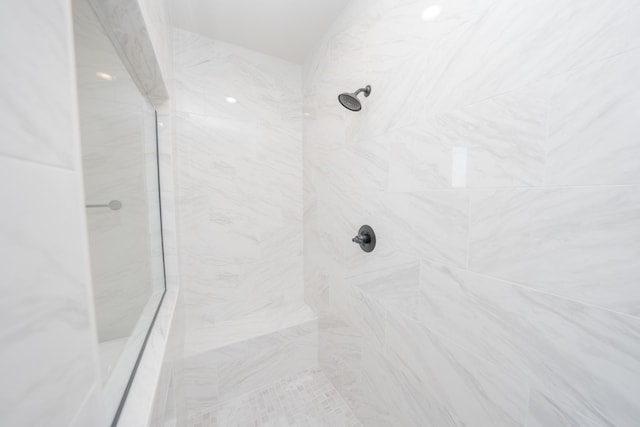5416 Bridgemore Blvd, Murfreesboro, TN 37129 - bathroom with a tile shower