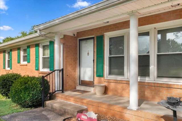 718 Midway St, Lewisburg, TN 37091 - doorway to property featuring brick siding