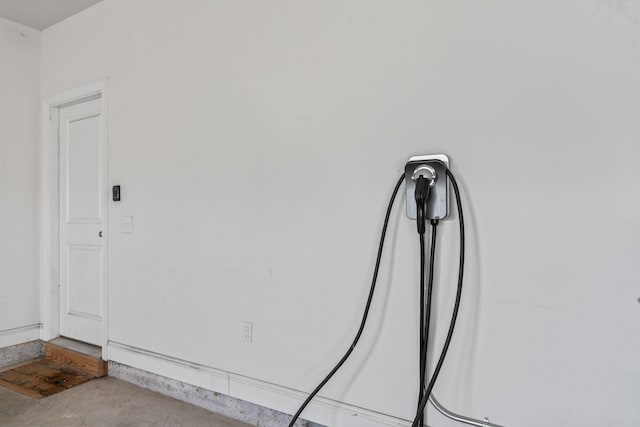 824 Promise Way, Murfreesboro, TN 37128 - garage view of unfinished concrete flooring