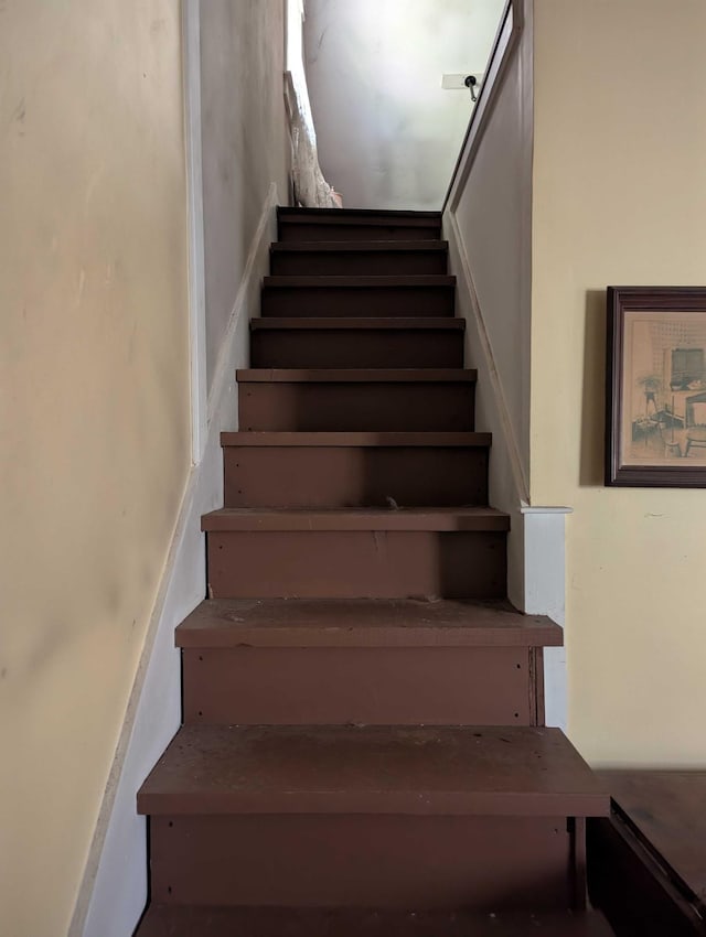 304 Fox Hollow Rd, Goodspring, TN 38460 - view of stairway