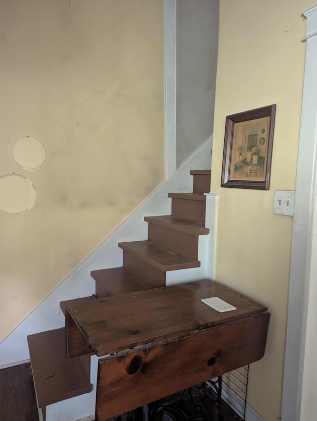 304 Fox Hollow Rd, Goodspring, TN 38460 - view of stairs
