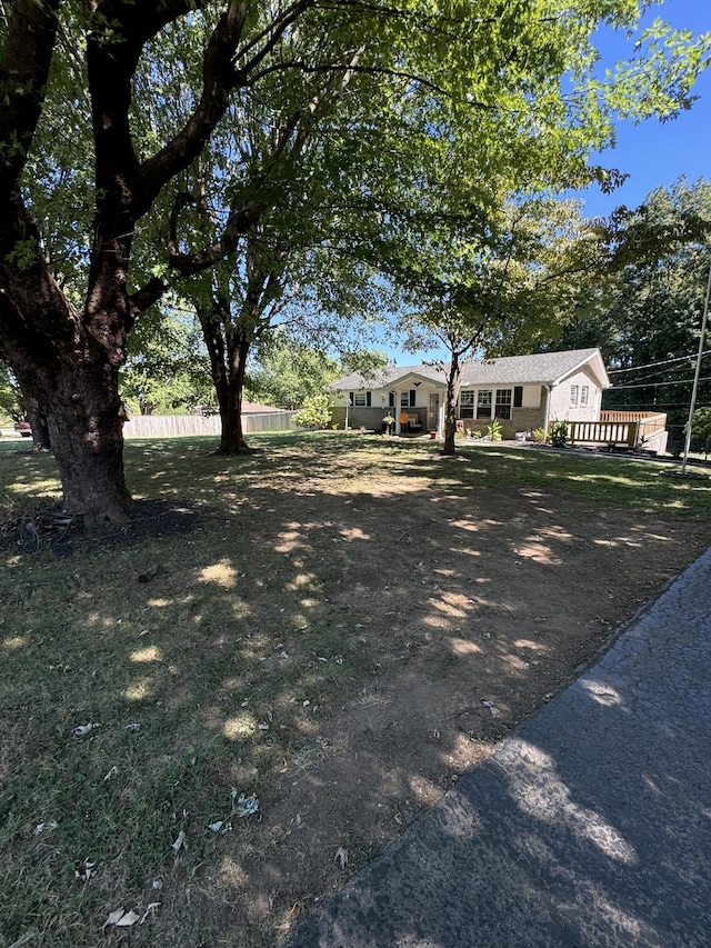 1304 Ellington Dr, Lafayette, TN 37083 - view of yard