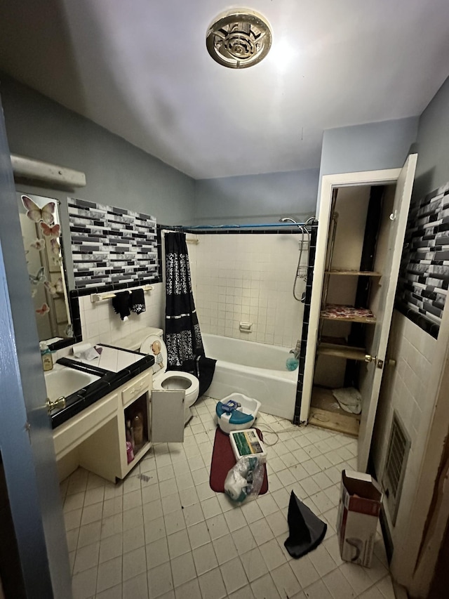 112 W Hackberry St, Centerville, TN 37033 - bathroom with vanity, shower / bath combo with shower curtain, and tile patterned flooring
