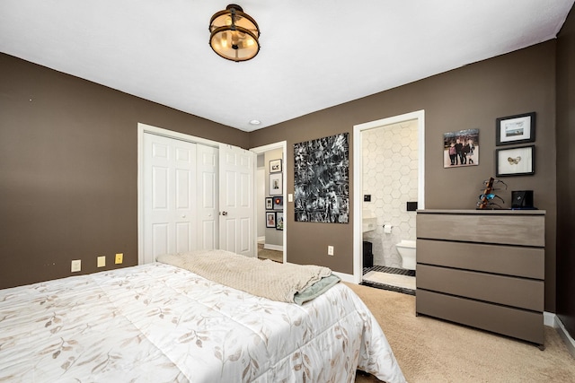330 Cascade Hollow Rd, Normandy, TN 37360 - carpeted bedroom with a closet and ensuite bath