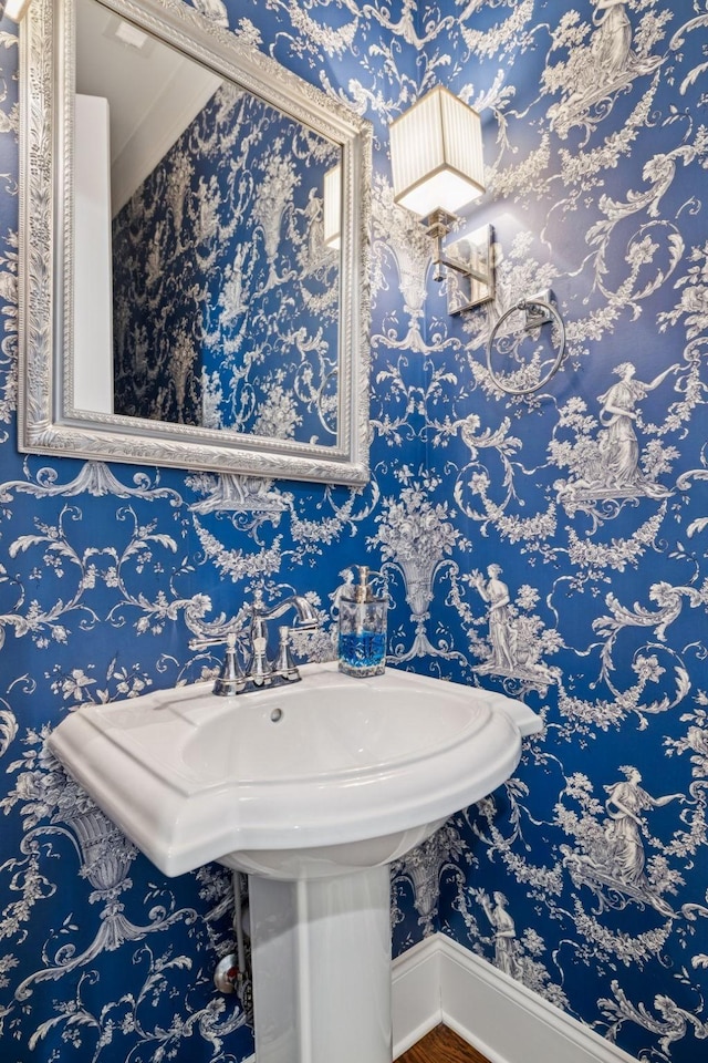 813 Stonewater Blvd, Franklin, TN 37064 - bathroom featuring a sink and wallpapered walls