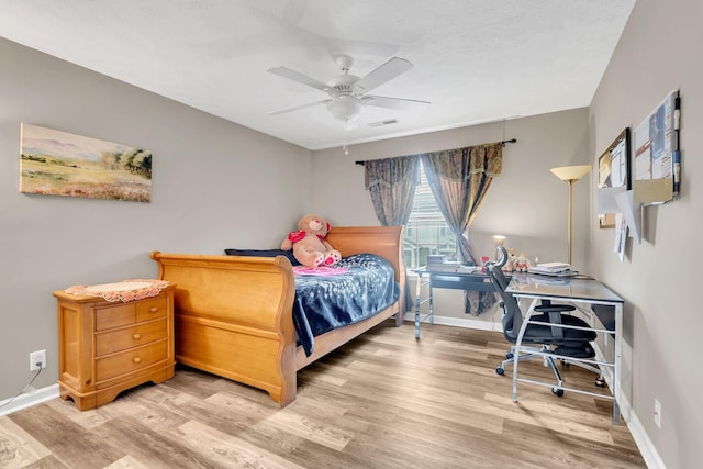 4835 Octavia St, Murfreesboro, TN 37129 - bedroom featuring wood finished floors, a desk, and ceiling fan
