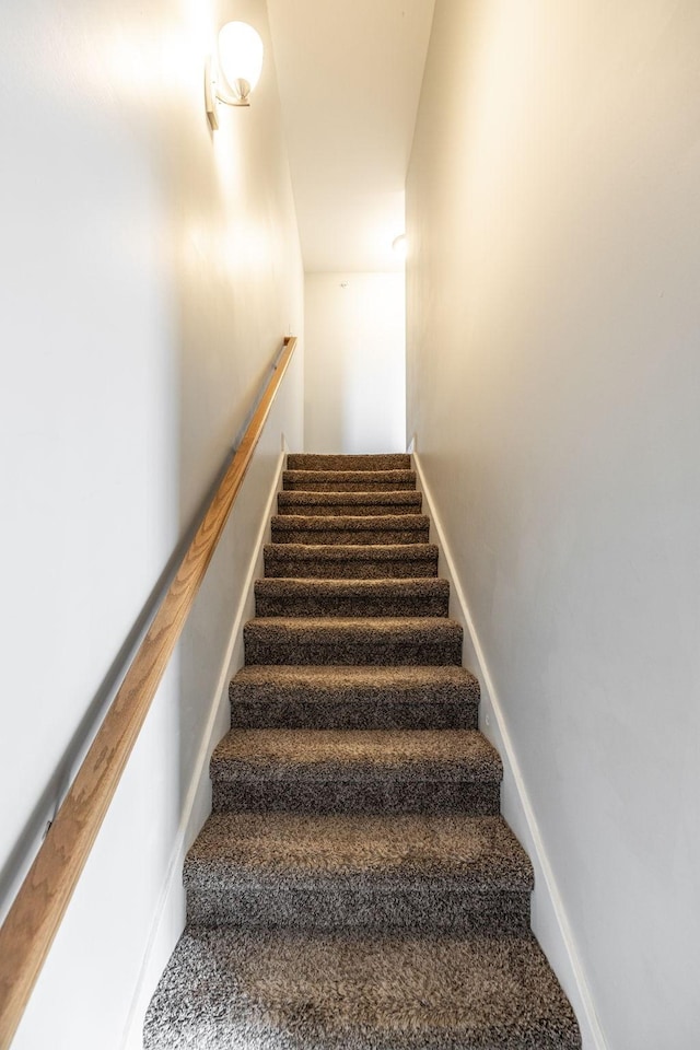 2075 Downstream Dr, Ashland City, TN 37015 - view of stairway
