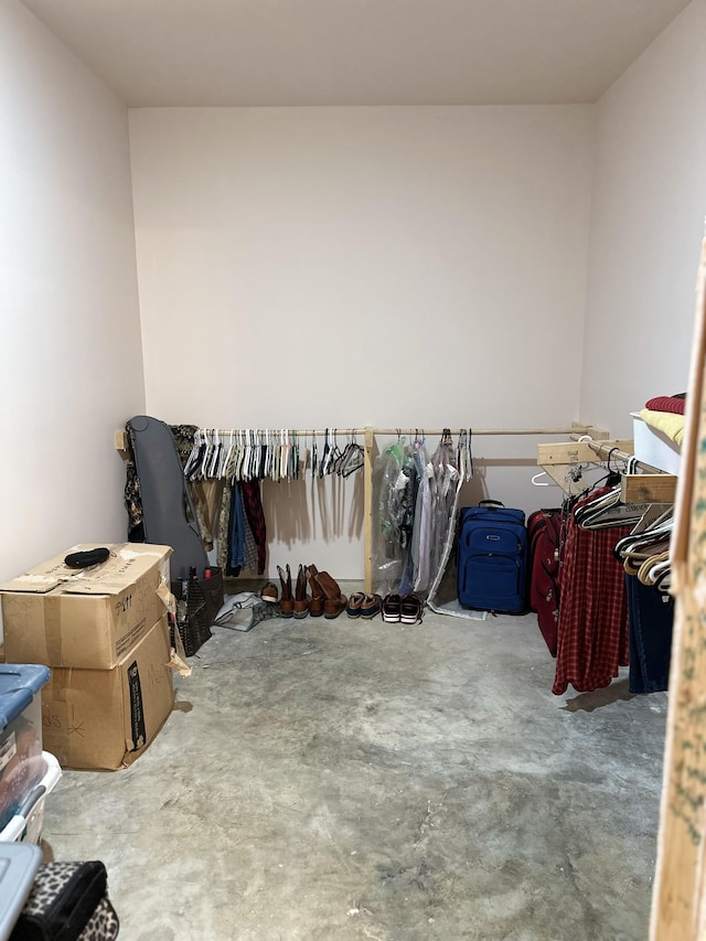 201 Summit Dr, Linden, TN 37096 - view of walk in closet
