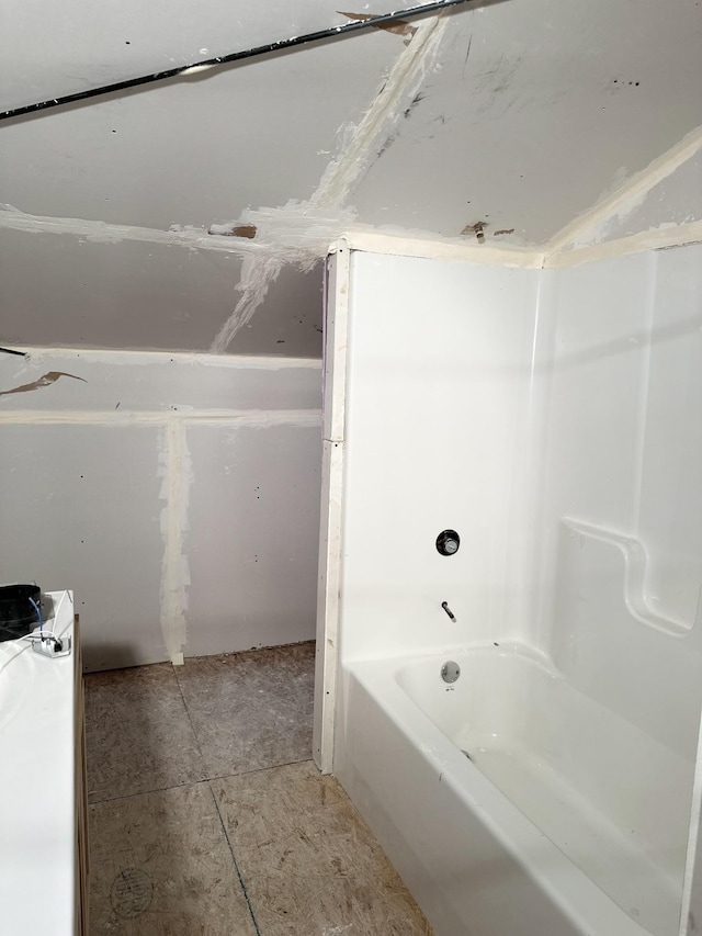 201 Summit Dr, Linden, TN 37096 - full bath with shower / tub combination