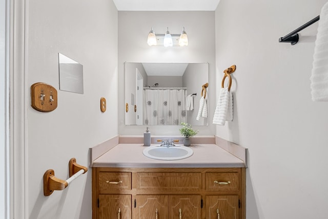 1066 Shadow Ridge Ave, Oak Grove, KY 42262 - full bath with vanity and curtained shower