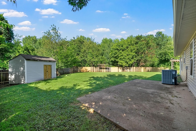 1066 Shadow Ridge Ave, Oak Grove, KY 42262 - fenced backyard featuring a patio and a shed