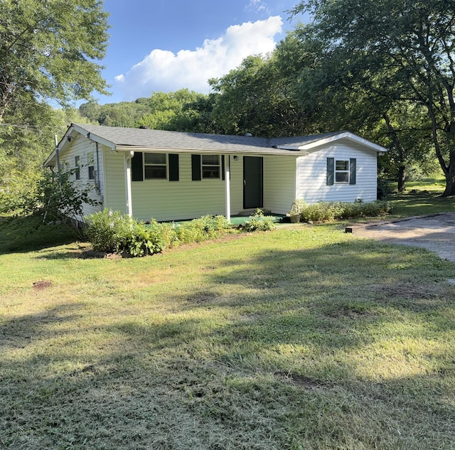 11 Beasley Bend Rd, Riddleton, TN 37151 - single story home featuring a front yard
