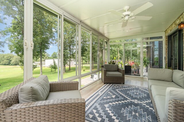 1640 Eno Rd, Dickson, TN 37055 - sunroom with a ceiling fan, healthy amount of natural light, and an outdoor living space