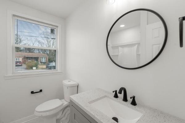 3211 Mayer Ln, Nashville, TN 37218 - bathroom featuring vanity and baseboards