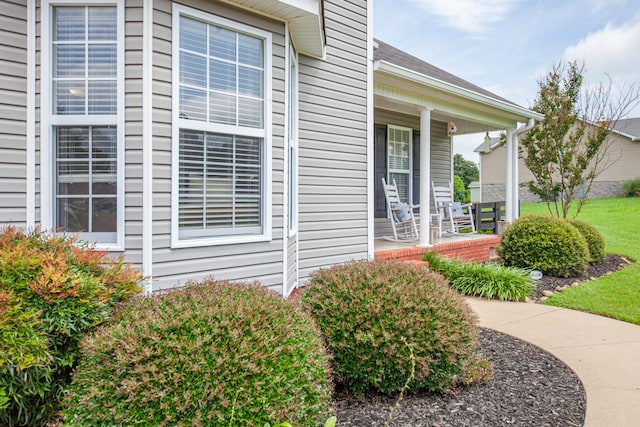 216 Desperado Ave, Pulaski, TN 38478 - view of side of home with covered porch and roof with shingles
