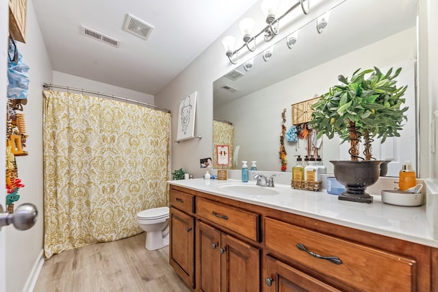 216 Desperado Ave, Pulaski, TN 38478 - full bath featuring wood finished floors and vanity