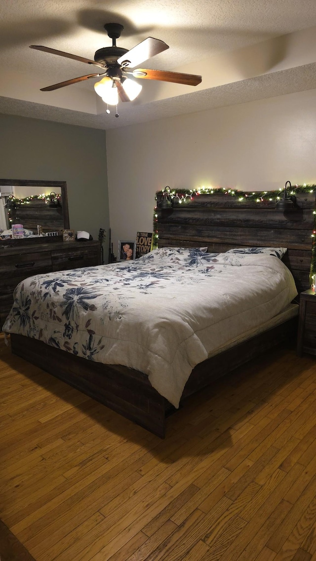 145 Michelle Ln, Winchester, TN 37398 - bedroom with hardwood / wood-style floors and a ceiling fan