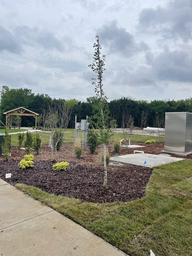 510 Hinton St, Lebanon, TN 37090 - view of green lawn with a gazebo