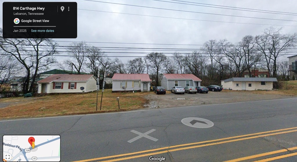809 Carthage Hwy, Lebanon, TN 37087 - view of front facade featuring uncovered parking and a residential view
