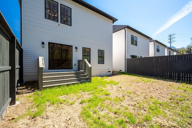 1015 Amelia Ct, Chattanooga, TN 37412 - back of property with crawl space