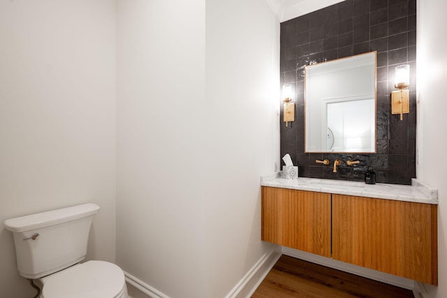 1015 Amelia Ct, Chattanooga, TN 37412 - bathroom featuring vanity and wood finished floors