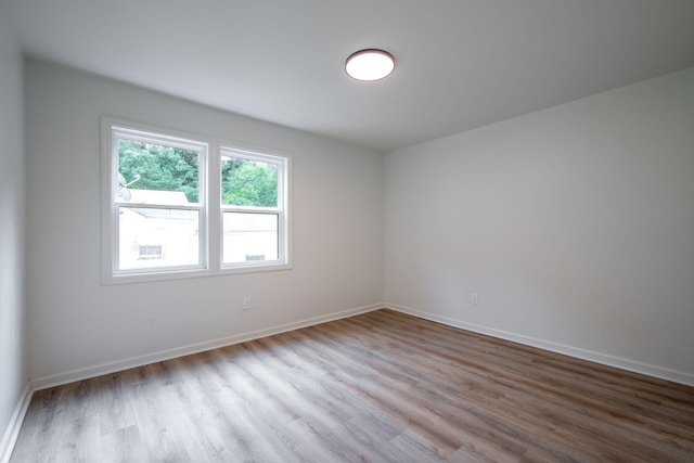 35 Agnes Ave, Chattanooga, TN 37406 - empty room with wood finished floors and baseboards