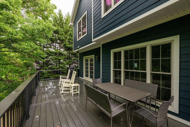 715 Forest Ave, Chattanooga, TN 37405 - deck with outdoor dining area