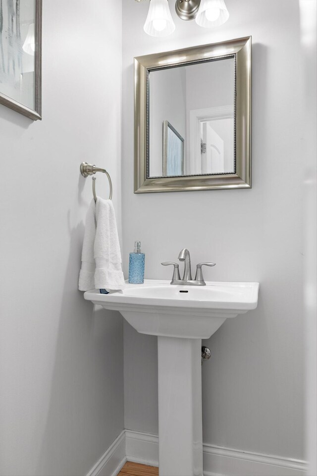 715 Forest Ave, Chattanooga, TN 37405 - bathroom with baseboards and a sink
