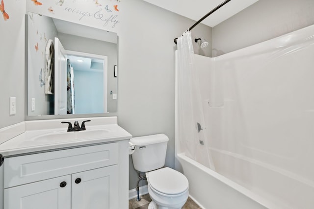 521 5th Ave N, Lewisburg, TN 37091 - full bathroom featuring shower / bath combination with curtain and vanity