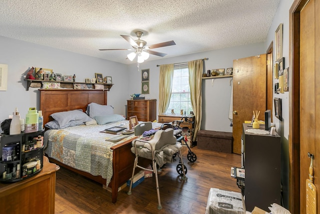 2802 Canterbury Dr, Springfield, TN 37172 - bedroom featuring wood finished floors, a textured ceiling, and ceiling fan
