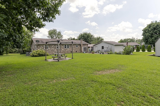 2802 Canterbury Dr, Springfield, TN 37172 - view of green lawn