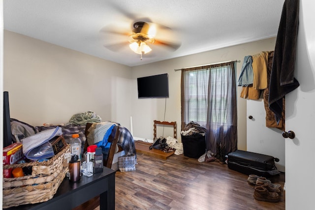 309 Shawnee Dr, Columbia, TN 38401 - interior space featuring ceiling fan and wood finished floors