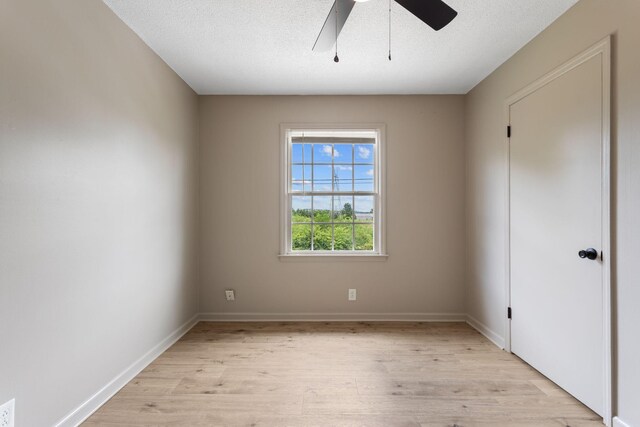 309 Shawnee Dr, Columbia, TN 38401 - spare room featuring light wood-type flooring and a ceiling fan